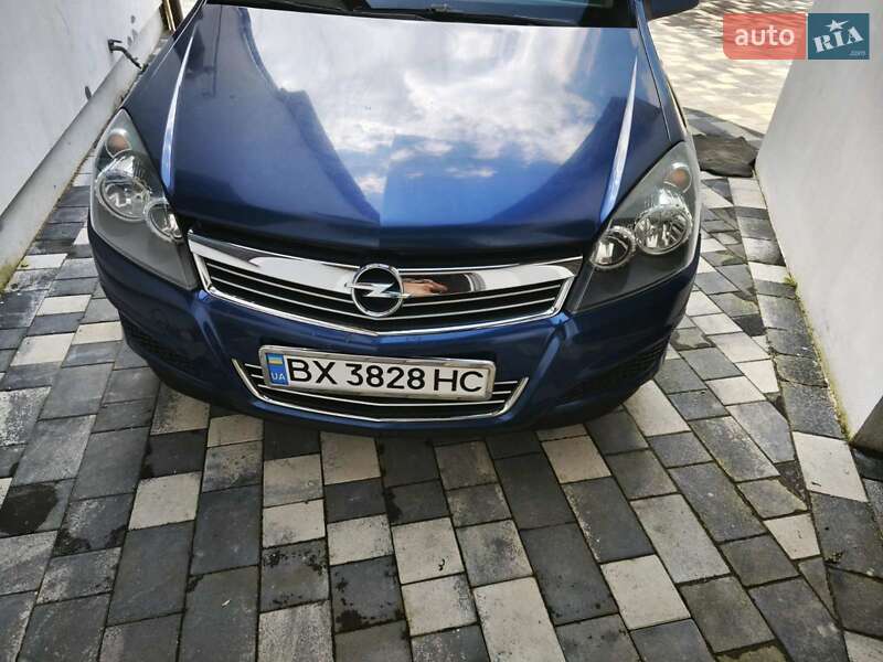 Универсал Opel Astra 2010 в Изяславе