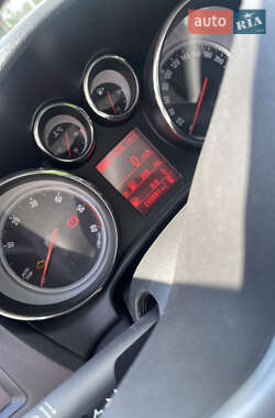 Універсал Opel Astra 2015 в Луцьку