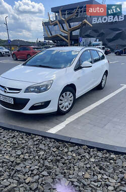 Універсал Opel Astra 2015 в Луцьку