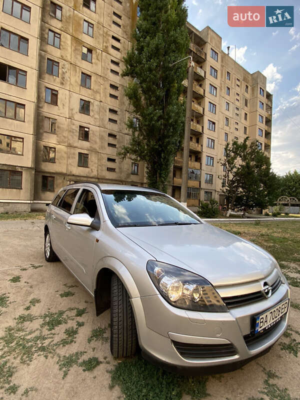 Универсал Opel Astra 2005 в Долинской