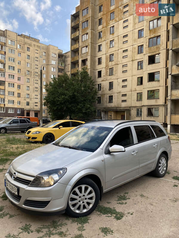 Универсал Opel Astra 2005 в Долинской