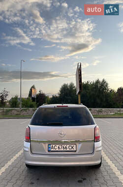 Универсал Opel Astra 2010 в 