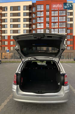 Универсал Opel Astra 2010 в 