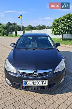 Opel Astra 2011 Opel Astra 2011