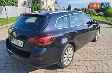 Универсал Opel Astra 2011 в 