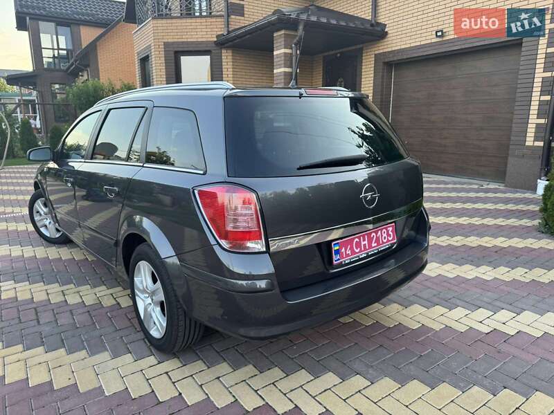 Универсал Opel Astra 2010 в Виннице