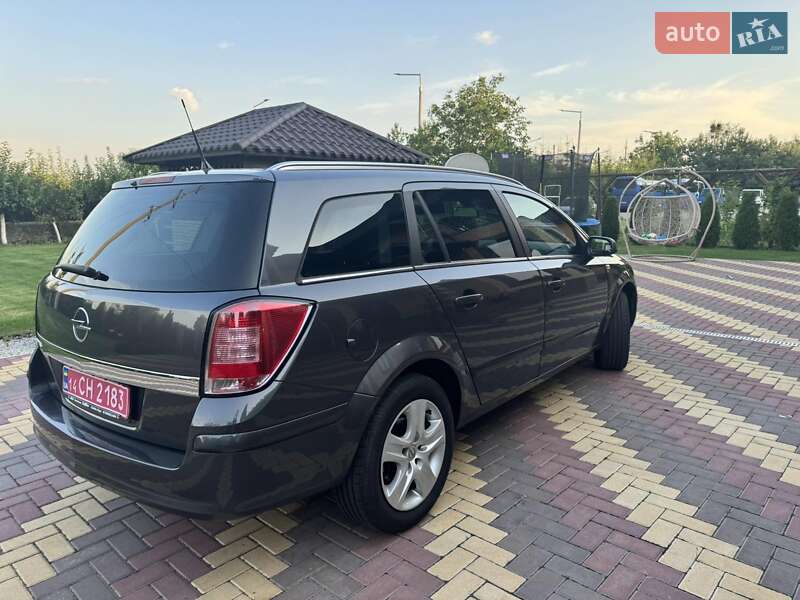 Универсал Opel Astra 2010 в Виннице