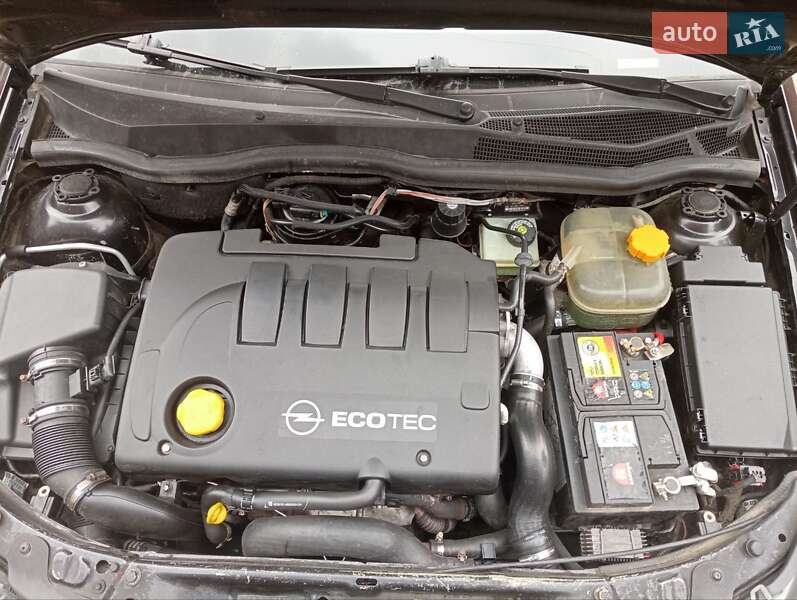 Универсал Opel Astra 2006 в Ровно