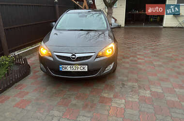 Универсал Opel Astra 2011 в Киеве
