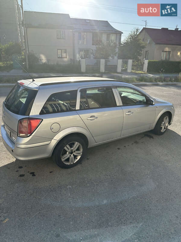 Универсал Opel Astra 2006 в Львове