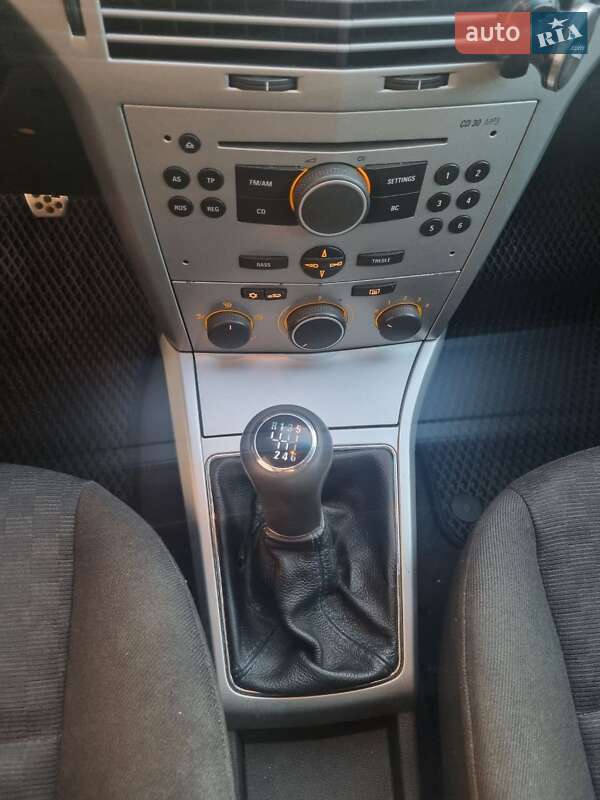 Универсал Opel Astra 2004 в Луцке