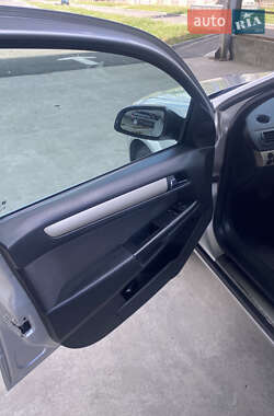 Хетчбек Opel Astra 2008 в 