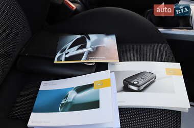Хэтчбек Opel Astra 2010 в 
