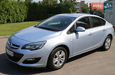 Седан Opel Astra 2017 в Києві