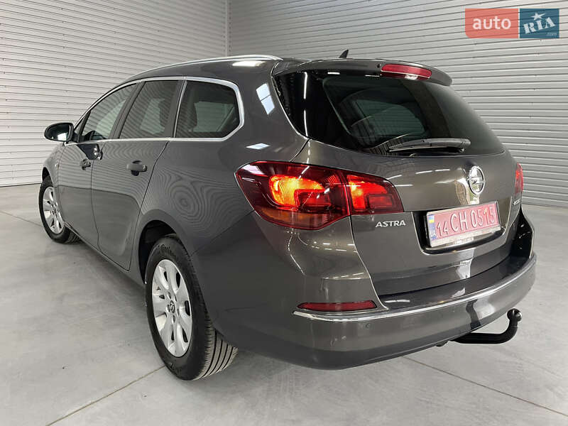 Універсал Opel Astra 2015 в Стрию