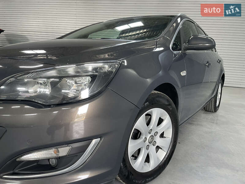Універсал Opel Astra 2015 в Стрию