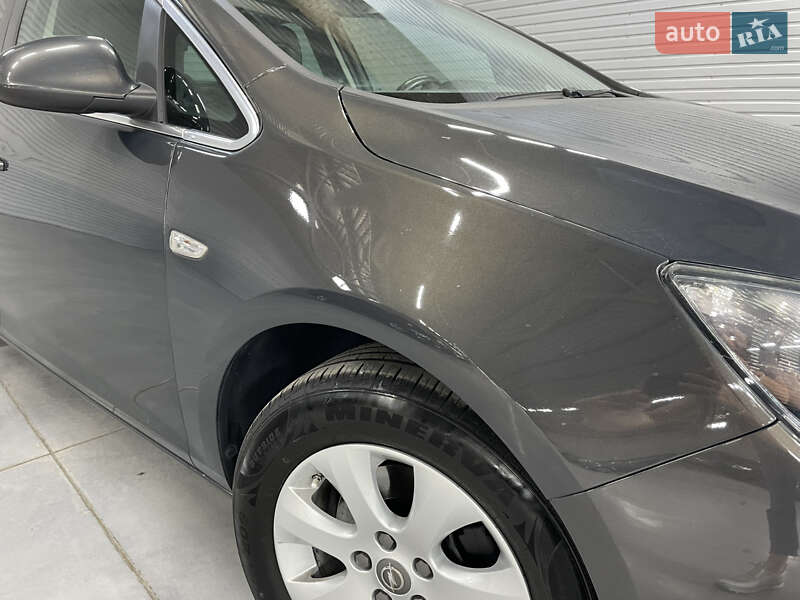 Універсал Opel Astra 2015 в Стрию