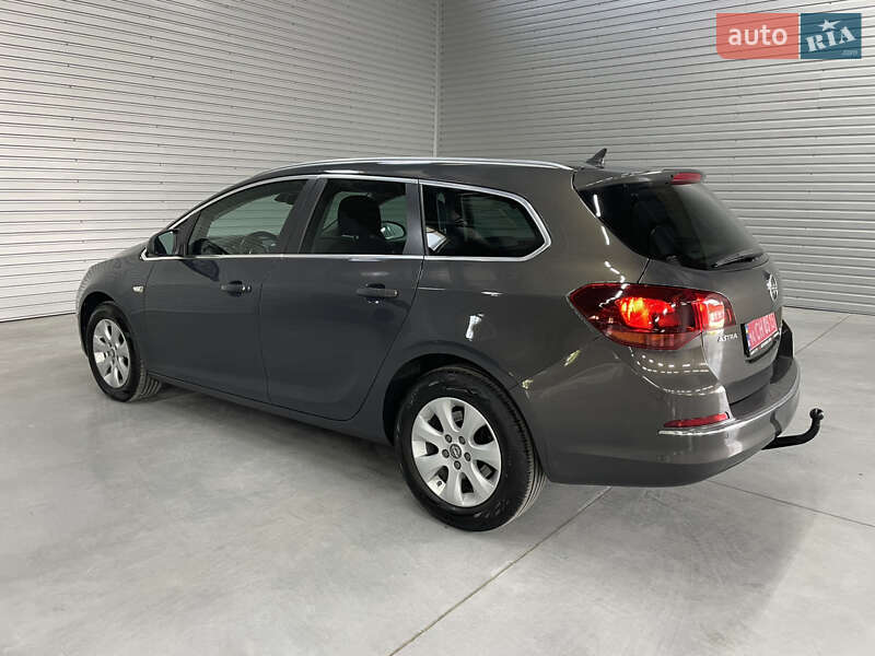 Універсал Opel Astra 2015 в Стрию