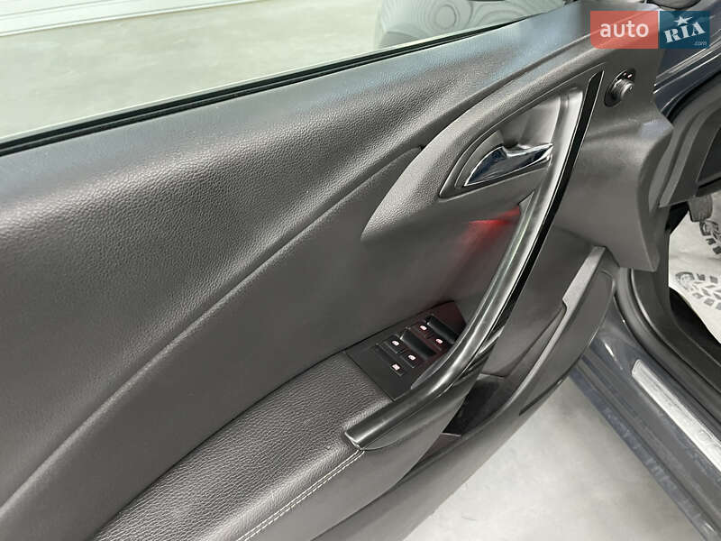 Універсал Opel Astra 2015 в Стрию
