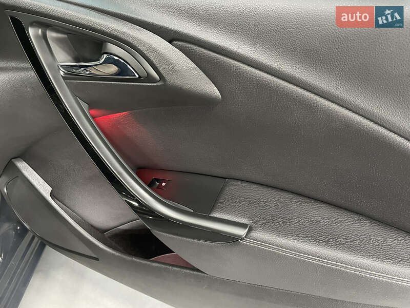 Універсал Opel Astra 2015 в Стрию
