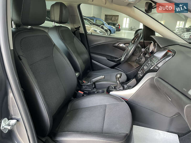 Універсал Opel Astra 2015 в Стрию