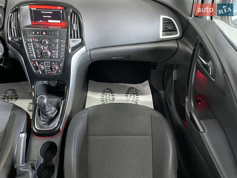 Універсал Opel Astra 2015 в Стрию