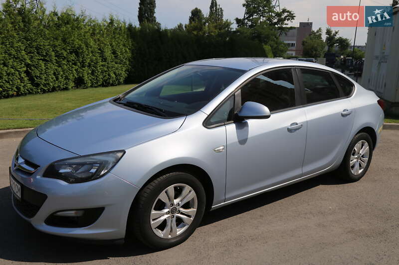 Седан Opel Astra 2017 в Киеве