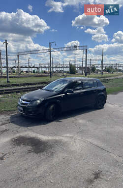 Хэтчбек Opel Astra 2012 в 