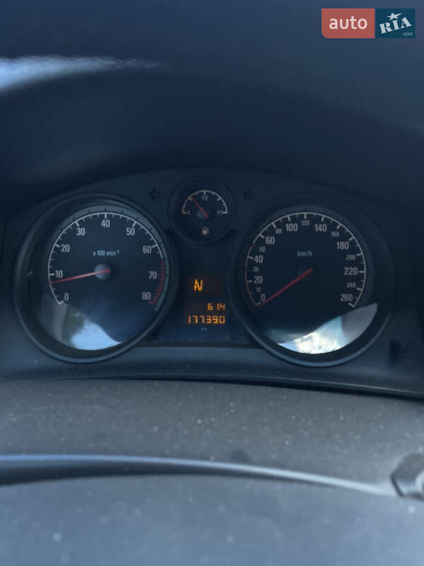 Хэтчбек Opel Astra 2012 в Полтаве