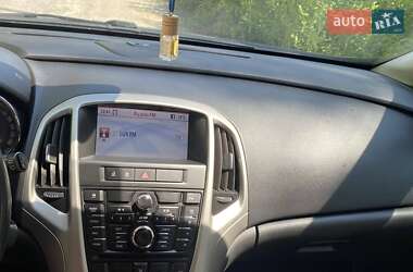 Универсал Opel Astra 2011 в 