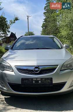 Универсал Opel Astra 2011 в 