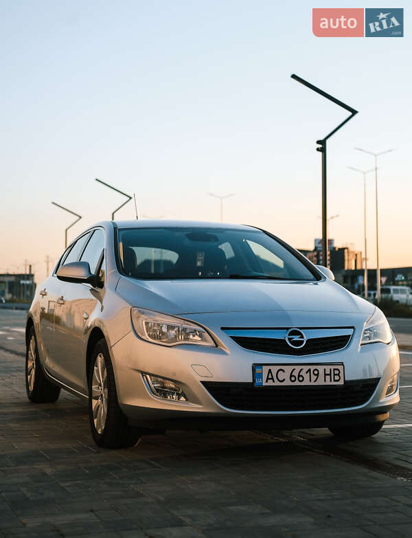 Хэтчбек Opel Astra 2010 в Луцке фото 4 Хэтчбек Opel Astra 2010 в Луцке