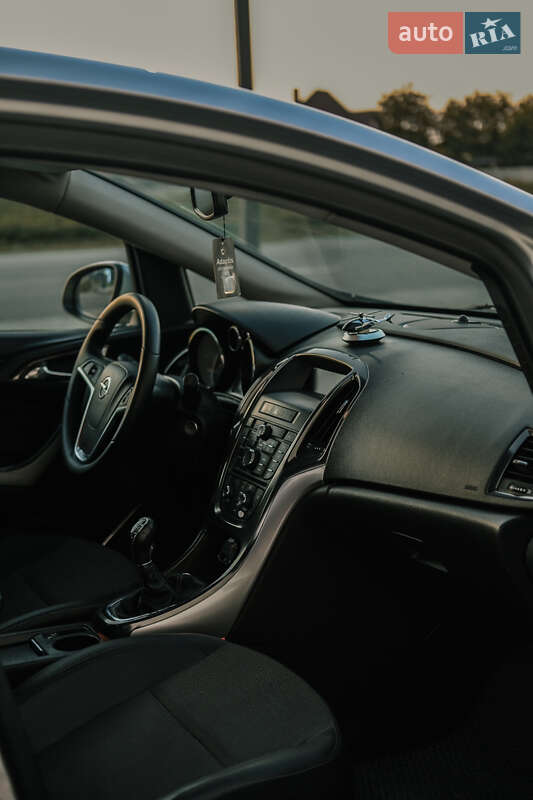 Хэтчбек Opel Astra 2010 в Луцке фото 12 Хэтчбек Opel Astra 2010 в Луцке