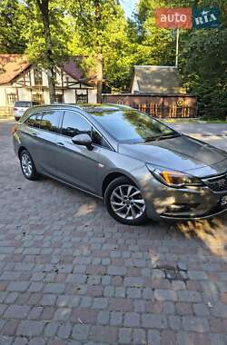 Універсал Opel Astra 2016 в Дрогобичі