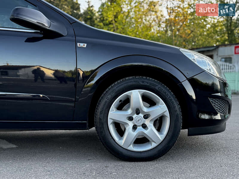 Универсал Opel Astra 2007 в Дубно