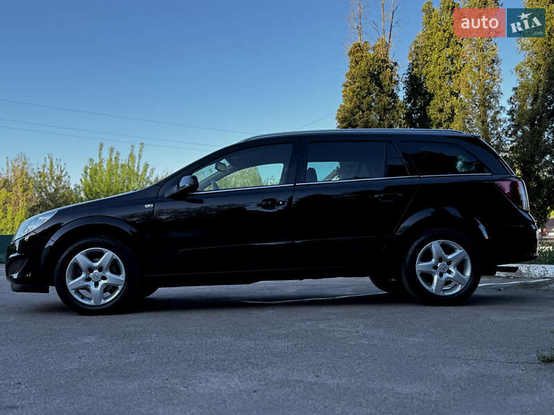Универсал Opel Astra 2007 в Дубно