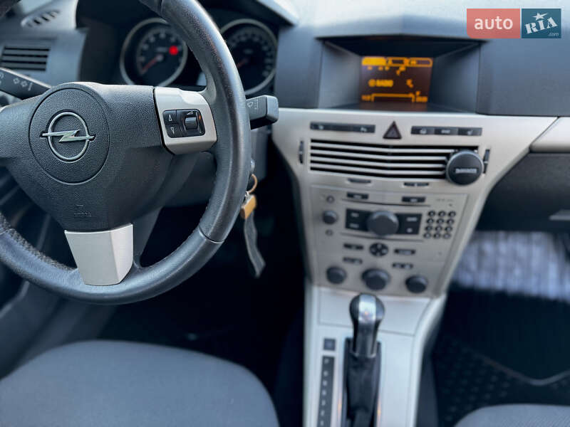 Универсал Opel Astra 2007 в Дубно