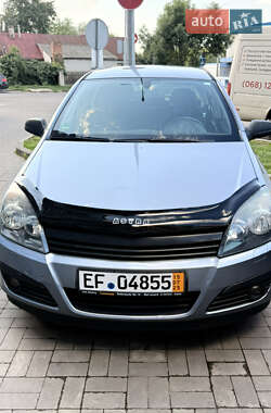 Хэтчбек Opel Astra 2005 в Луцке