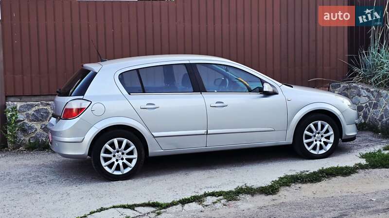 Хетчбек Opel Astra 2004 в Полтаві