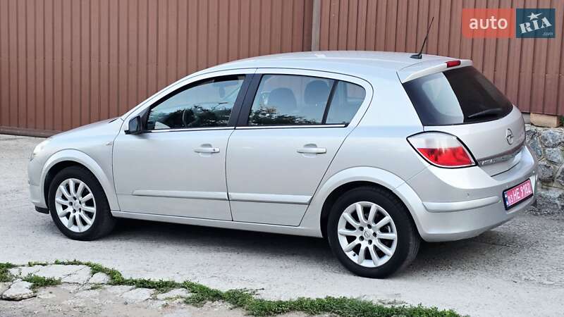Хетчбек Opel Astra 2004 в Полтаві