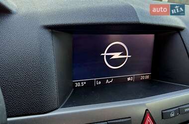 Хэтчбек Opel Astra 2004 в 