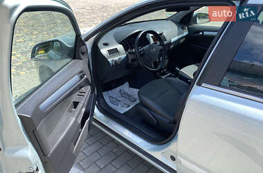 Универсал Opel Astra 2009 в 