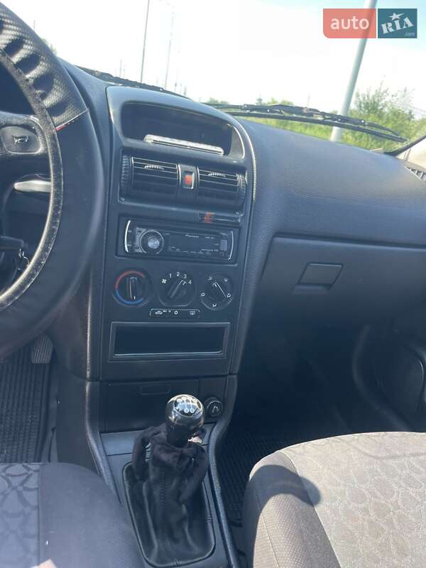 Универсал Opel Astra 1999 в Калиновке