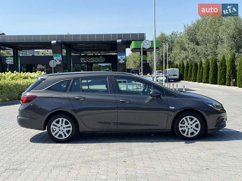 Универсал Opel Astra 2016 в Хмельницком