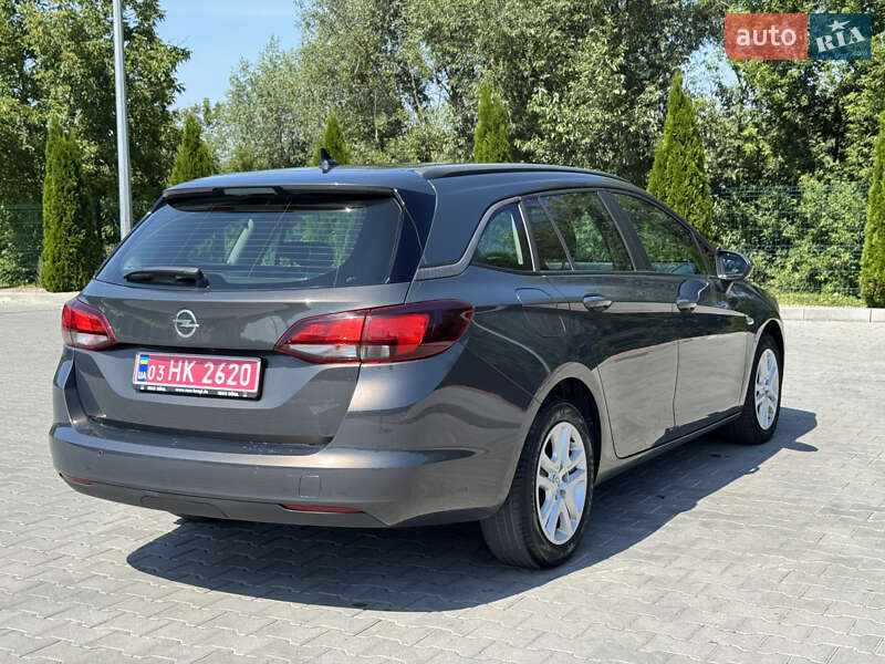 Универсал Opel Astra 2016 в Хмельницком