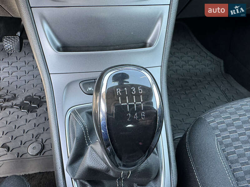 Универсал Opel Astra 2016 в Хмельницком