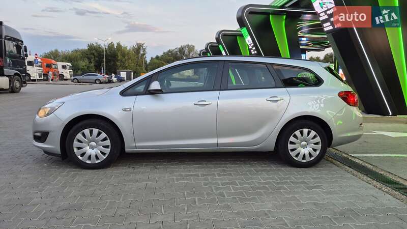 Універсал Opel Astra 2015 в Одесі