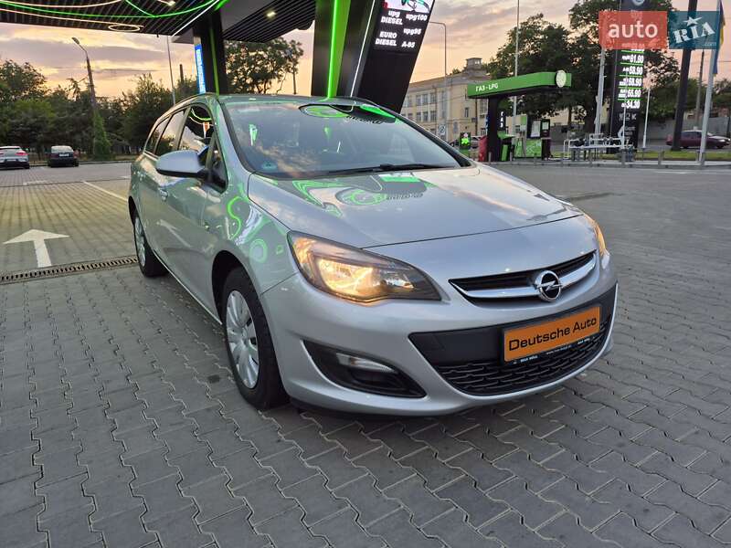Універсал Opel Astra 2015 в Одесі
