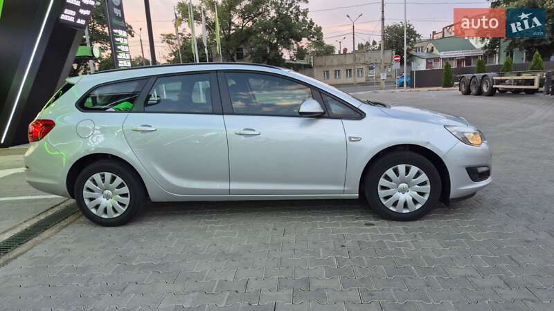 Універсал Opel Astra 2015 в Одесі