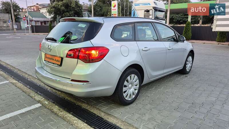 Універсал Opel Astra 2015 в Одесі